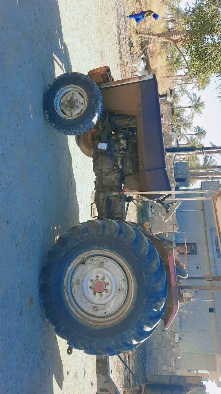 السلام عليكم ورحمة الله وبركاته مكينة فركسن حجم ٢٩٠ محرك مجفت جديد استندر باور وراهة فدان او عربانة سنوية ٢٨ تحويل ثاني يوم بسمي المكينة هاذ رقمي ***********ابو حسين
