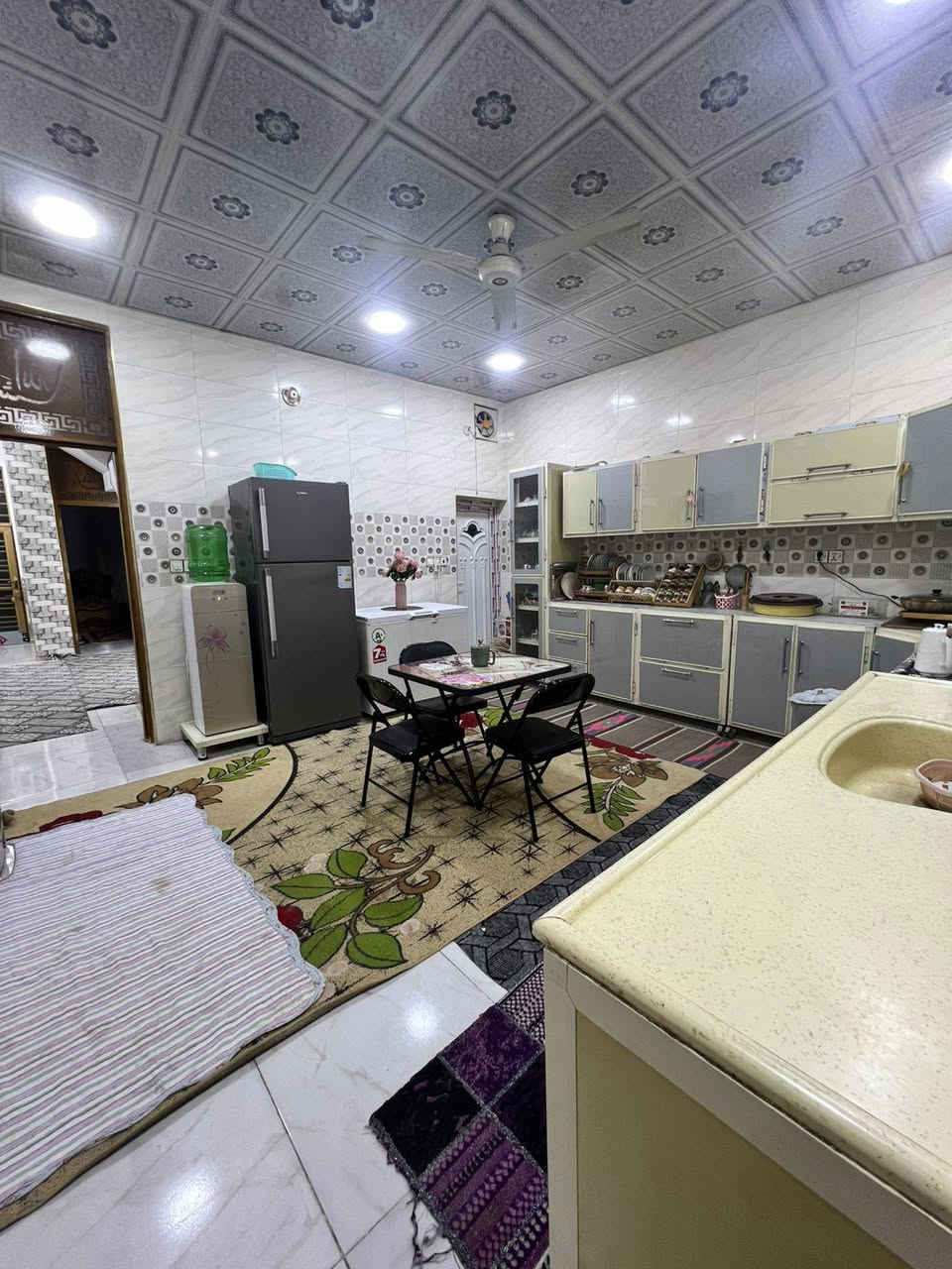 بيت البيع مساحة متين متر طابقين ٤غرف نوم طابو زراعي سند ٢٥ مقابل دواجن حي الرحمن شارع ١٠ متر  مجاري  ***********
