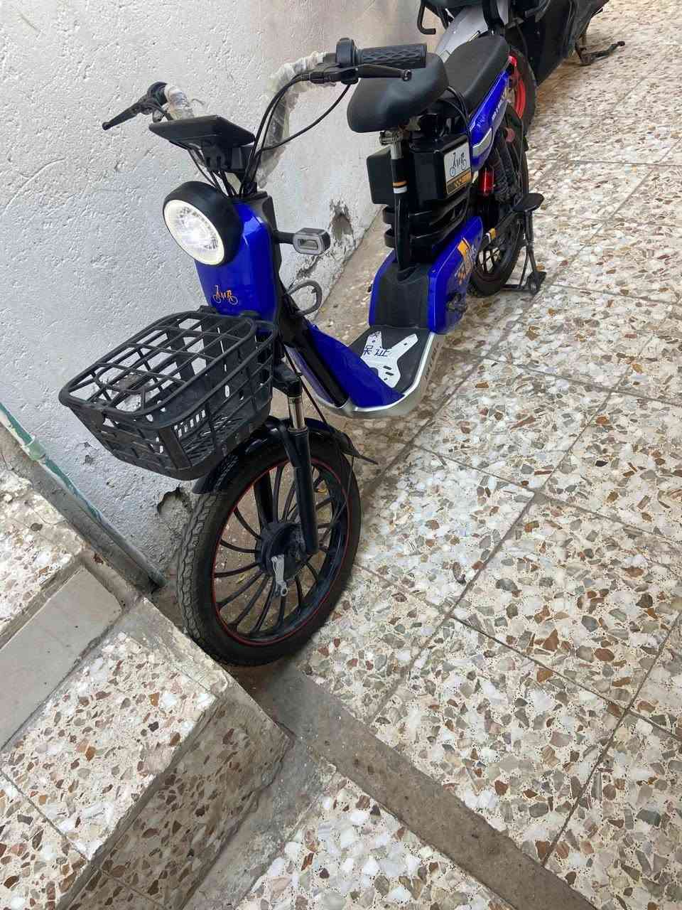 سلام عليكم دراجة شحن الريان استعمال نضيف جداًسعرهة ٤٠٠ وبيه مجال***********
