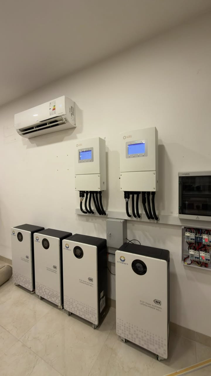 تم بحمدالله الله نصب منظومة طاقة شمسية من قبل شركة الفهد للطاقة الشمسية ✅
📍بغداد - الخضراء 
⚡️قدرة المنظومة 40 امبير ليلي نهاري 

انفيرتر  solis 6k  ضمان 5 سنوات (العدد 2) 
بطارية lvtopsun 16k ضمان 5 سنوات( العدد 4 ) 
الواح longi hi-om x10 ضمان 15 سنوات ( العدد 24 ) 
بورد حمايه من شركة onccy ضمان 5 سنوات 

✅تم التنفيذ و الإشراف من قبل شركة الفهد للطاقة الشمسية 

📍موقع الشركة - بغداد المنصور 

للاستفسار والطلب الاتصال على الارقام التاليه : 
قسم المبيعات: ***********
منهدس عمر : ***********

شركة الفهد للطاقة الشمسية #شركة_الفهد_للطاقة_الشمسية #الطاقةالشمسية #العراق #اكسبلور #الطاقه_الشمسية
