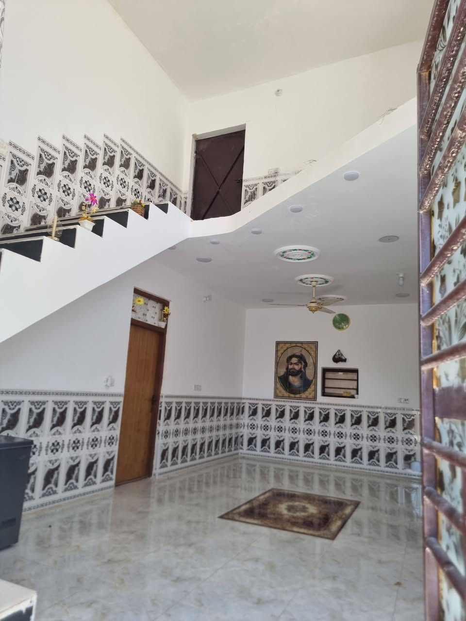 دونمين طابو سند ٢٥ مشيد عليهن ٦ منازل للبيع  موجوده كافة الخدمات 
في ناحية الوحدة منطقة النبع الصافي 
***********
***********

