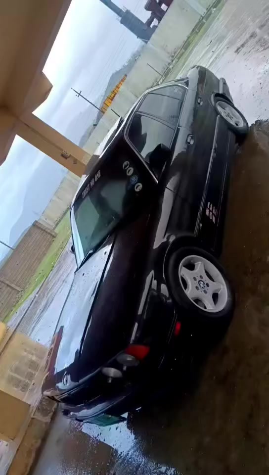 بو فروشن سيعرى خوار هه موبازار زانياريى هه مو نوسراوه
       👇  تياره يى سه ر عه رز
بيئێم مــــــــوديل 1991 مكينه 525ى كه پسى گێرعاديى
تبريت _سارد گه رم.. ٤جام كاره بايى.. سيلايت.. ئه ى بيئيس
ناوفورميكا.. پێش پان... ره شى قتران نمونه له جوانى
سه نه ويى و ٢وه كاله عامه و واجيهه له گه له به شه رتى 
ئه وليات و حاسيبه.. 
پشت و پێش كه پس ته نها يه ك جاملغى سه كن دواوه 
لێدراوێكى خفيفى هه يه موس براوه وه رگه راو داروبه ردى
به شه رتى فيته ر 
گێر مكينه اكسل به شه رتى فيته ر 
نرخى خوار هه مووبازار ته نها (30)وه ره قه كه مێك مجال
***********/سوران فايبه ر واتساب له سه ره
