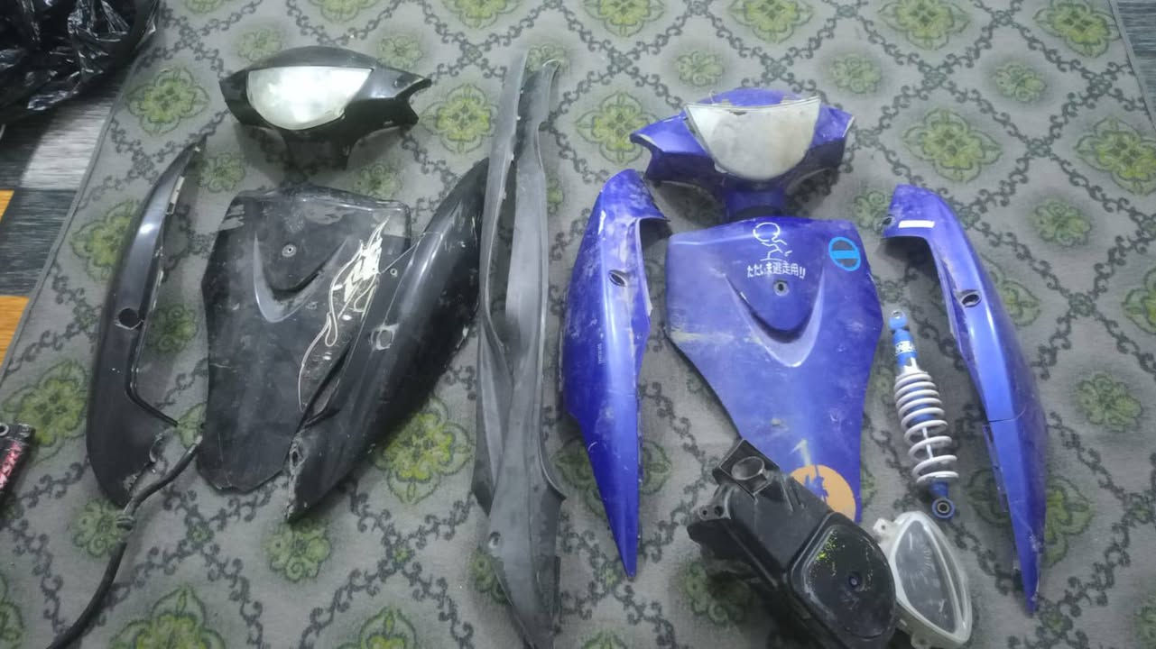 كلمن وسهره كفر اسود 20 ازرك 30 احمر 40 
وياله 15
كزوز اف ام 15 
***********
