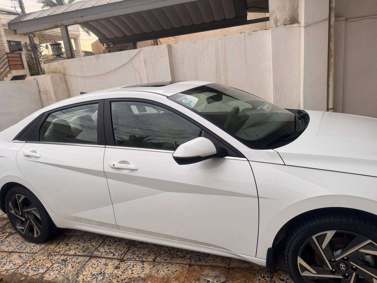 السلام عليكم النترا 24 اصلية مكينة 2000 خليجي فول مواصفات
 فتحة بصمة 
تشغيل عن بعد حساس
 امامي خلفي 
صندوق ذكي مري شفط ماشية 33 مكفولة بيها فقط شخط بسيط بالجاملغ بغداد بااسمي 
***********
السعر ١٨٣ وبيها مجال
