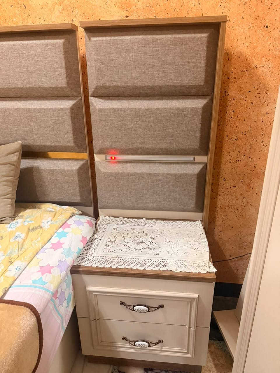 سرير فقط نفرين ب٣٠٠ الف جديد غير مستعمل  مكاني المنصور


**إذا كنت صاحب هذا الإعلان وتريد حذفه لأي سبب، رجاءا أرسل رسالة إلى الدعم الفني**