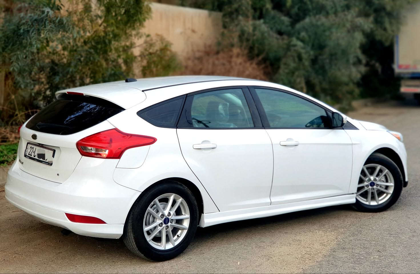 FORD FOUCSE 2016
 مواصفات SE
4 جامات کهربائیە
مرایة كهربائية
مرایة اشارة
شاشة ئایباد
كامیرا
تحدید سرعة
ستیرن فولیوم
گیر و محرک و تبرید بشرط
بجم و خلف کبس 
بیها اربع قطع صبغ بدون معجون بدون دواخل
ایرباکات کلها سلیمه
سعر ۷۵ ورقه
مکان السیاره اربیل *********** فایبر واتساب
