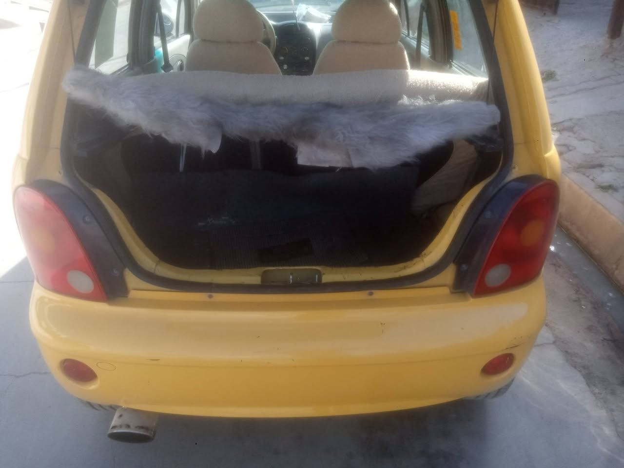 السلام عليكم للبيع موديل 2012 دفتر بانزين بي شرط الوكاله وتحويل محرك قبل يومين شاده 4 تايرات جديد صدرجديد بدون نقص السهر 23 رقم الموبايل ***********
