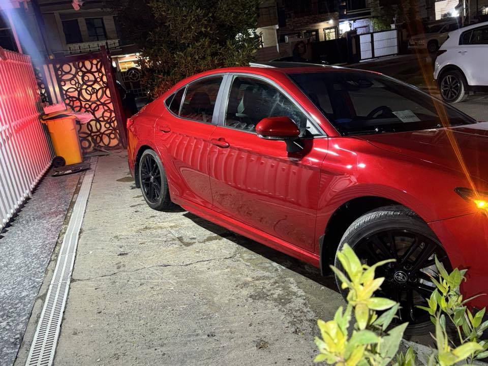 السلام عليكم
كامري 25 
رقم بغداد 
فتحة 
بدون ايرباك 
ماشية 21 الف 
السيارة فقط صندوق صبغ 
والجاملغ الخلفي بارد 
كشن كهرباء 
المراية الوسطية تعتيم 
شاحن وايرليس 
3 وضعيات قيادة 
ليت زنون بلاد 
لد دعامية بلادي 
داخل اسود خط ابيض 
السيارة بسمي مرقم كامل بغداد ثاني يوم تحويل 
مكان السيارة بغداد السيدية او العامرية 
سعره حلو بنسبة الى حادثه وتفاصيله اليحب يتصل وبخدمة 
*********** واتساب او اتصل
