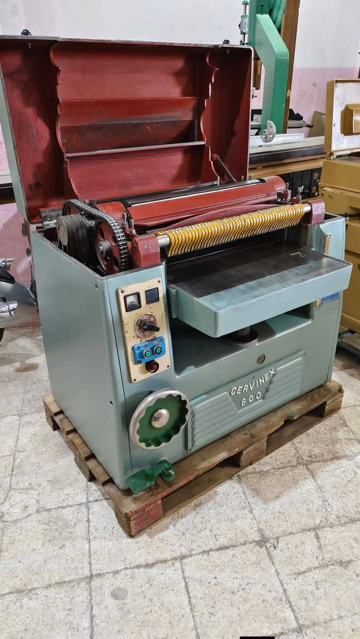 دبل انجليزي حجم 63 شرطه الضمان ما ابي اي عيب شراي يخابر***********
