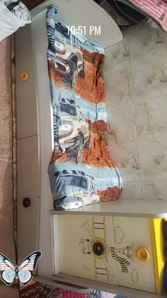 اثنينهن قفل 100
جرابي اطفال من عمر سنتين لعمر 10 
للتواصل ***********
