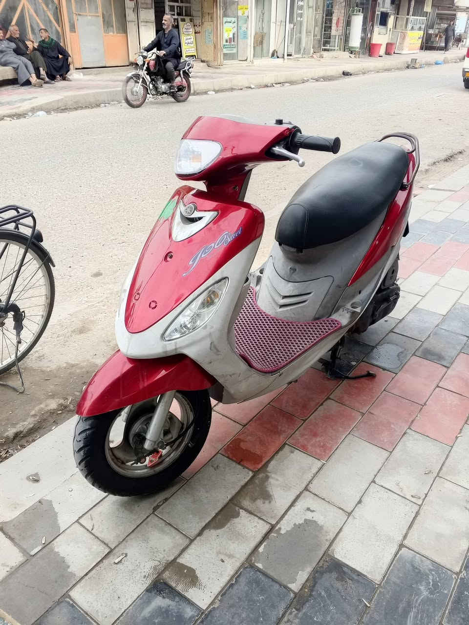 السلام عليكم شباب
دراجه لل بيع ✨🛵
دراجهه كاملهه برغي مامفتوح بيهه 
بوشهه 49 بلاد 
كهربائيات كله شغاله 
شغالهه سلف هندر 
دراجه ماعايزه برغي و مامتعوبه صارلهه فتره من طالعه من الوكيل 
شراي كل الهلا بيك مو شراي لاتعبني 
متواجد فيس بوك 
هاذه رقم موبايلي ***********
