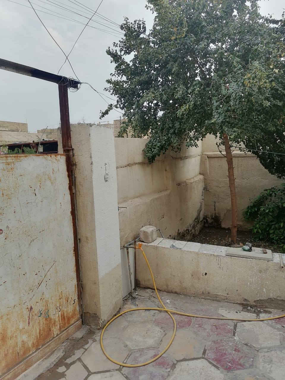 للايجار
بيت ٢٠٠م طابق واحد
سعر ٣٧٥ الف مع الماء والكهرباء
يقع في حي الشهداء قرب شارع نص
موبايل للاستفسار ***********
