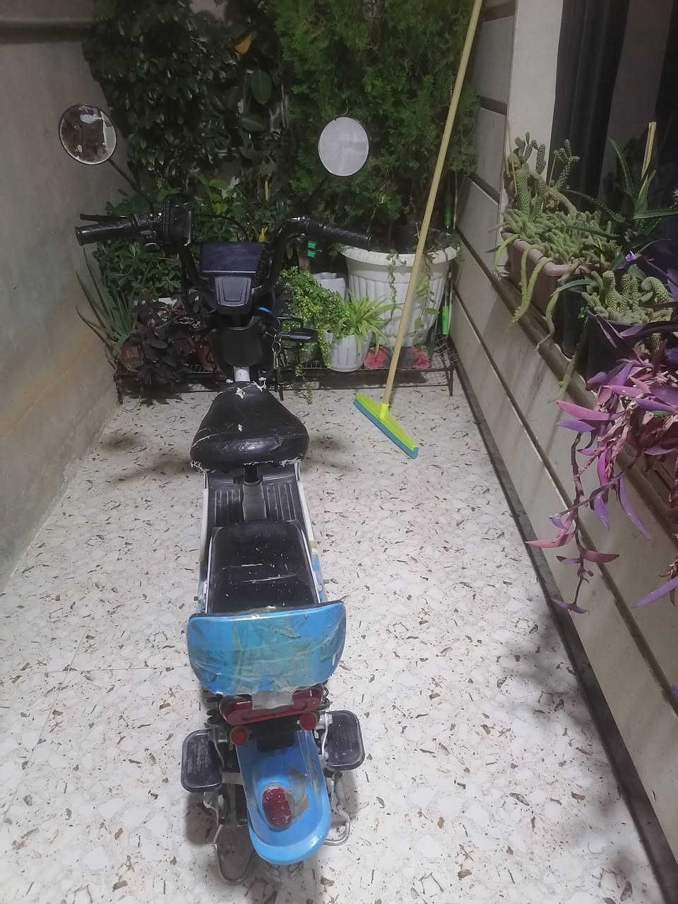 متاح للبيع دراجه شحن حجم 14 شغال بس بطاريه 300 متر و ينزل شحن   مكان كركوك  سعر 120 الف
***********
