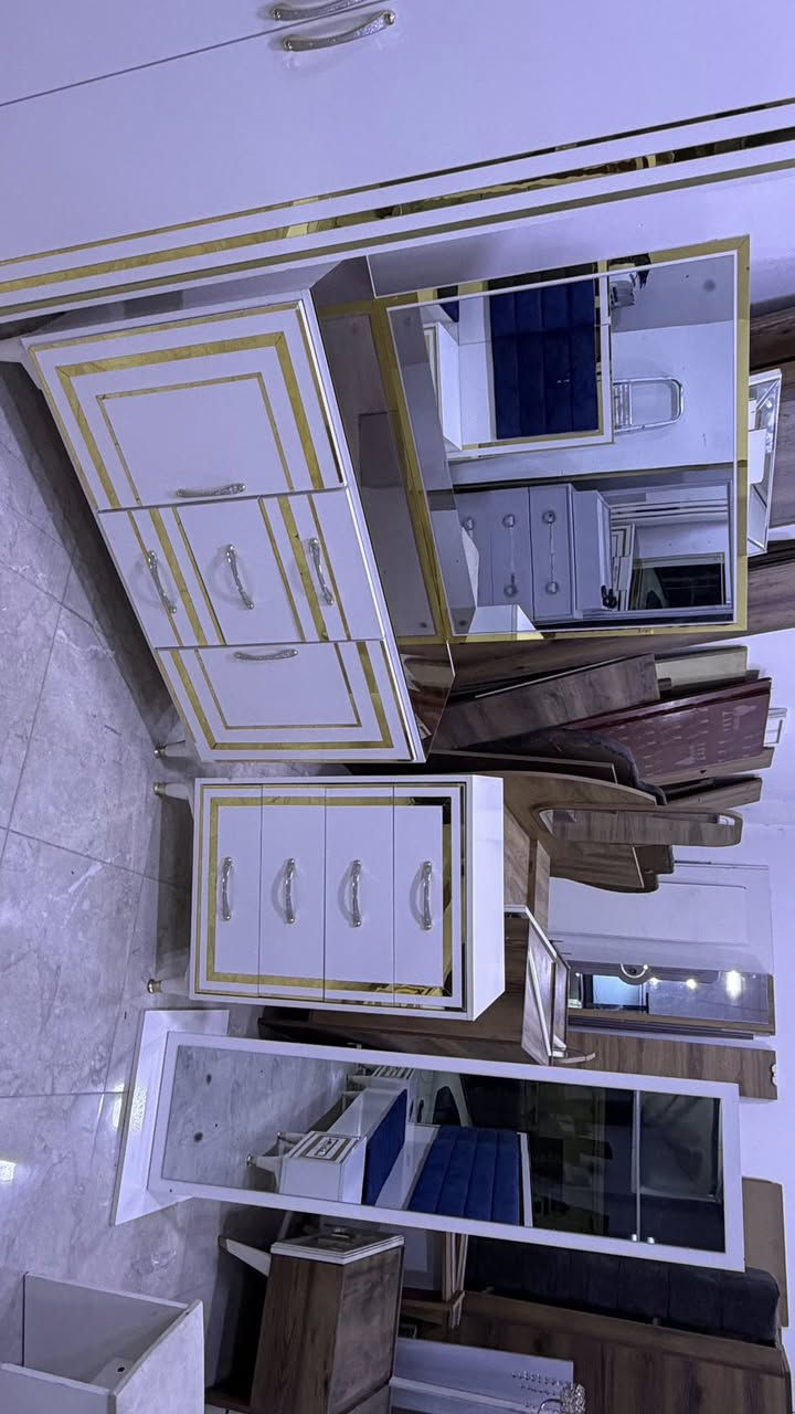 غرفه نوم كلاسك 9 قطع نطافه اخو الجديد السعر 675 الف قفل مع شد ونقل كامل *********** // ***********

