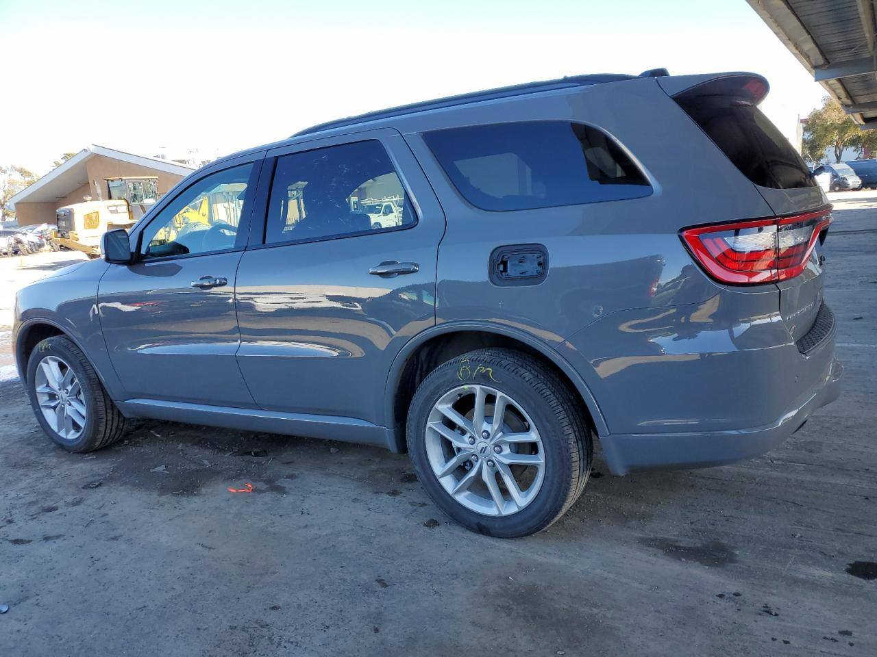 سلام عليكم ورحمت الله
دوج دورنكو للبيع 
موديل 2025
فئة GT
فول مواصفات 1/1
لون سمنتي 
بدون حادث 
المسافه المقطوعه 6000ميل
رقم قادسيه شهداء
كلين كفاله عامه 
تواصل ***********
