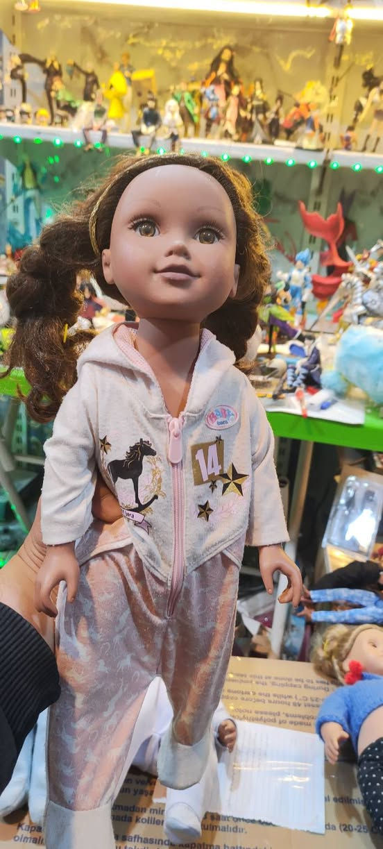 ٤ لعابات من ضمنهن اثنين امريكيات
٢٠ مع التوصيل 
يوجد توصيل لكل المحافظات ❤️


**إذا كنت صاحب هذا الإعلان وتريد حذفه لأي سبب، رجاءا أرسل رسالة إلى الدعم الفني**