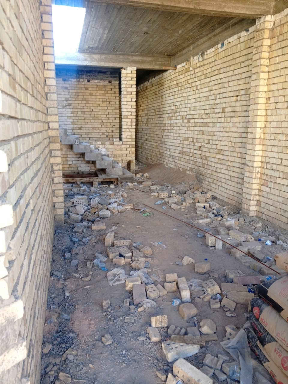 🧱 هيكل للبيع 🧱
🔻 طابو زراعي سند 25
ـــــــــــــــــــ
#المــــوقـــــع //حــــي الامــــــــين الــــثـــــــــانـــــــيـه
_________________

#االمساحــــــة //100 م  
___________________
🔻 المحتويــــــات //

 غـــــــرف نــــــــوم عـــــدد 1 واستقبــــال  وهـــــــــــول ومطـــــــبخ ومجـمــــــــع صحـــــــــــيات وكــراج 
__________________

للأستفســــار  عــــن السعـــــر يرجـــــى تـــــركـ تعليـــــق (السعـــــــــر) #وسيتـــــم الـــــرد خــــاص
للأستفسار أكثر الاتصال //  
📱***********
                                            
او زيارة مكتب 🔻نبض بابل 🔻
الكائن // شارع الطهمازيه مجاور حلويات قصر الشام
______________________
🔷 لمــــــن يــــــرغب فــــــي عــــــرض عقاره طابــــــو صــــــرف او زراعــــــي او تجــــــاري يرجــــــى مراســــــلتنا 🔷
