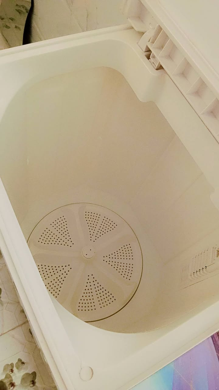 مرحبا تلفزيون للبيع جديد مامستخدم ا نت حجمه45 وغساله جديده مامستعمله للبيع
الاستفسار الاتصال بلرقم***********
