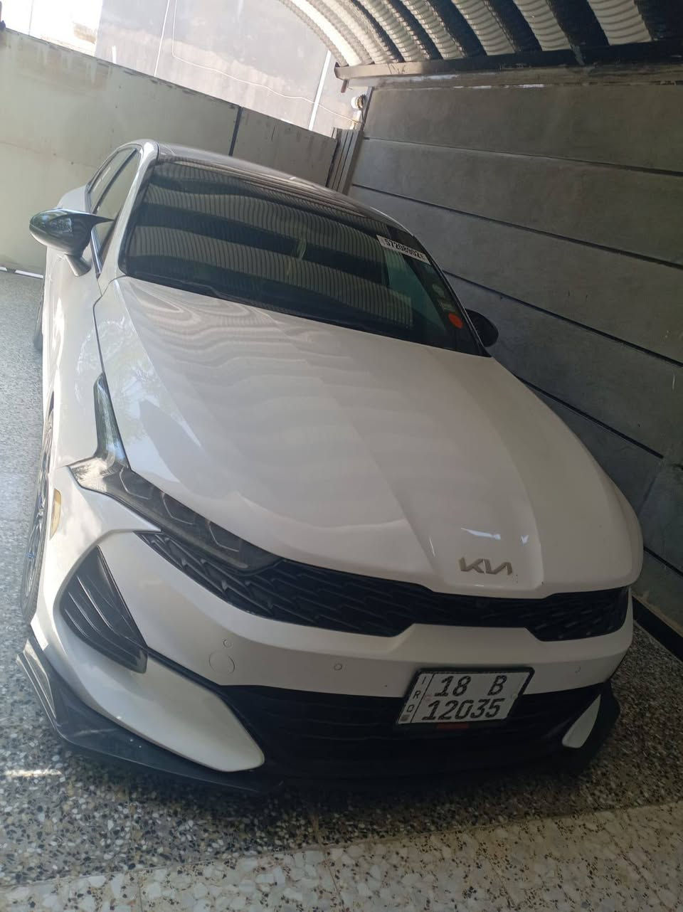 Kia   k5 GT Line
فول مواصفات أعلى فئه بK5  فول بانوراما رادات  كامرات واشاير بالمري شاشه كار بلي بصمه ابواب وتشغيل و كشن جلد وكهرباء تدفئ وتبريد بالكشنات والاستيرن حرف D  السياره فول مواصفات الاخير  محدثه كت كامل باتمان ورقم بابل بسمنا محرك وكير جديد السياره ماشيه 150 الف كيلو متر لان معربه 
السياره وارد امريكي محرك 1600 تيربو  ضربتها 4 قطع صبغ فقط بدون تبديل الجاملغ الايمن الامامي لايح شويه الشاصي الامامي ونص من البنيد مصبوغ وقبق  الجنطه مصبوغ 
السعر 145 وبيها مجال بسيط مكاني بابل الحله 
***********
