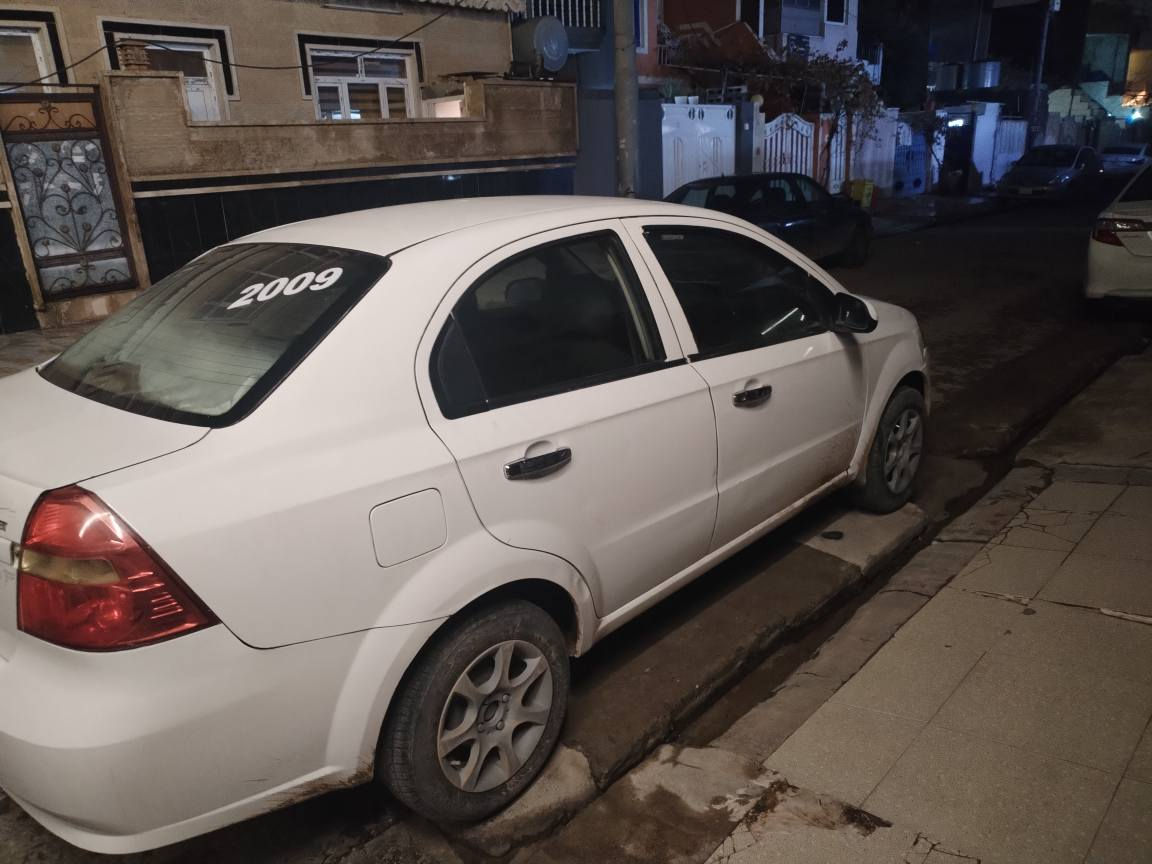 ئه فيؤ مؤديل 2009 گئر تؤماتيك مه كينه كه وره جوار بارجه ي بؤياخه جه مبيكي خه فيفي بيش و بشتى هه يه
زينكه و سه نه وي 2020 به سه رجووه
جوار جام كاره باييه. توندو توله
براوه و وه ركه ران به شه رت
شوين. هه ولير
سعري 63 وه رقه مامله
***********
