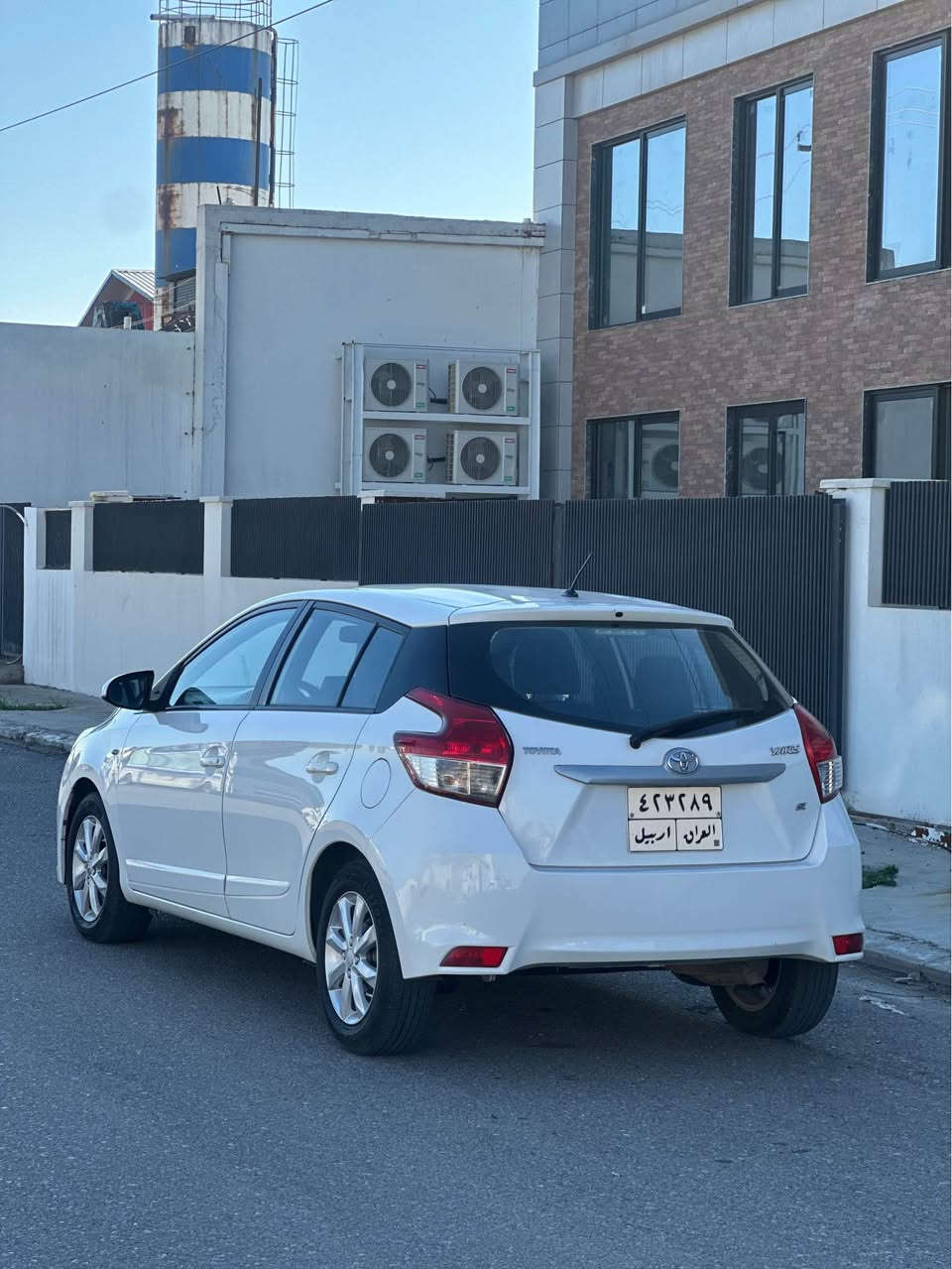 Toyota yars 2015
سةيارةكة مةكينة بجوكة جاملخةكى سبوخة بئ زورى بةس بةخة لةكةل يةك تعديلى هةية 
سةنةوى تا 2027 ماوة
سعرى 114كةميك مجال
عنوان اربيل
☎️*********** أربيل, العراق
