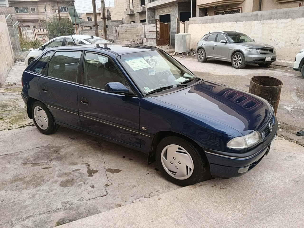 السلام عليكم استرا موديل 1993 سياره بلادية على وضع شركه تصليح دوائر 
***********
