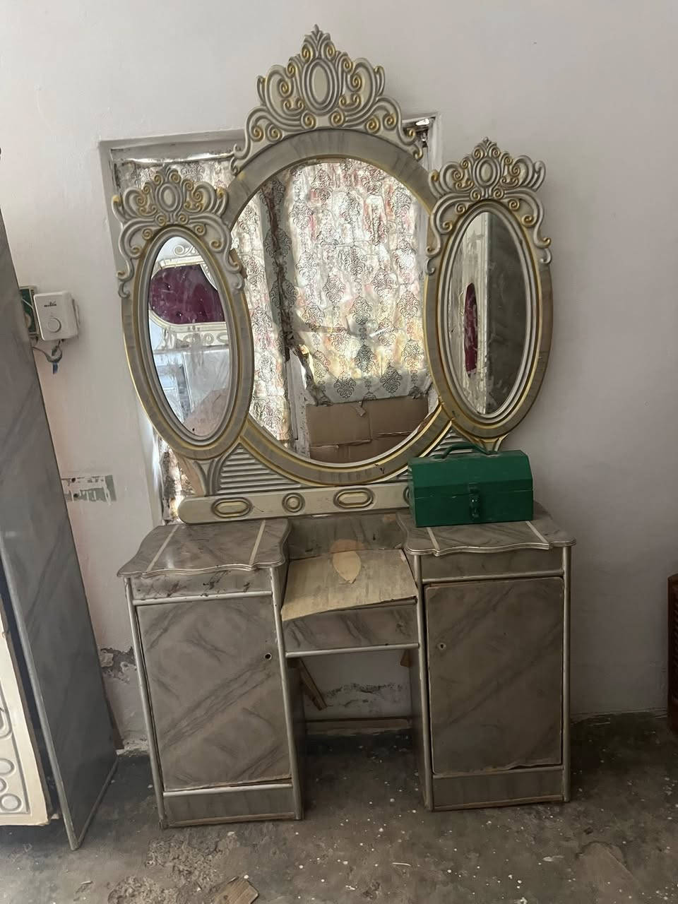 سلام عليكم غرفه ست بوب نضافه ٧٠٪؜ سعره ٢٢٥ وبيه مجال للاستفسار والتواصل *********** واتساب
