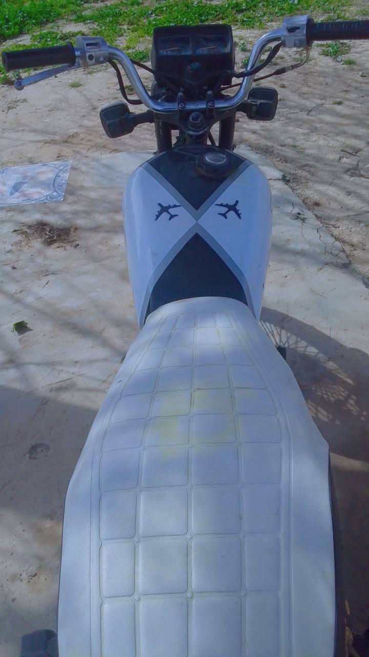 السلام عليكم اخون دراجه. ايراني 4 كير
نضافه كدام عينك اخي.  كهرباأيات كلها شغاله.  مكينه شرط نشاط فول . تخم تاير جديد   السعر 300 وبيها مجال.   للستفسار  ***********  وتساب مفتوح.
