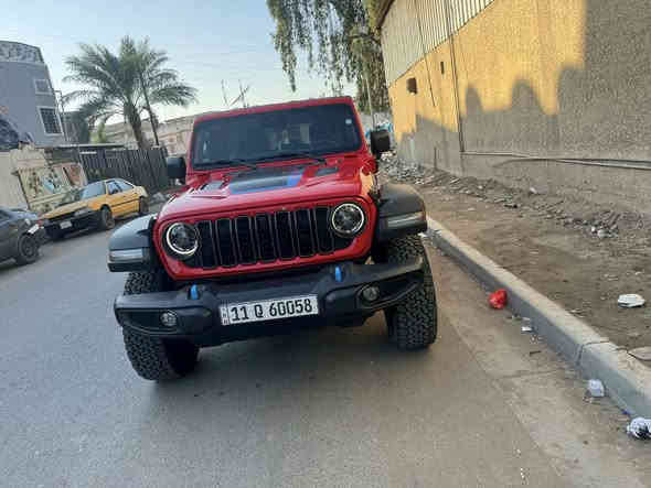 السلام عليكم للبيع اومراوس حسب القناعه 

جيب رانكلر  روبيكون للبيع اعلى فئه

‏wrangler 4xe plug in hybrid

‏‎فول المواصفات و هايبرد 4xe

‏‎لون السيارة احمر مميز 

‏‎موديل2024 بعدهه على وضع الشركه السياره زيرو

‏‎ماشيه 4 الف فقط 

‏2.0L turbo hybrid محرك اربعة سلندر توربو 3 انظمه

‏‎** قوة حصانيه 375 hp

‏‎مواصفاتها :

‏‎بصمة ابواب بصمة تشغيل

‏‎كشنات تدفئه جلد مع الستيرن

مري جانبيه تدفئه

‏‎شاشه كبيره مع كاميرا | و خلفي تشغيل عن بعد

‏‎نضام صوتي ALPINE مع دمام بالصندوق

‏‎اربع مخارج كهربائي Aux

‏PART TIME و 4WD auto نضام

‏SWAY BAR

‏‎قفل اكسل امامي و خلفي AXLE LOCK

‏‎كيبل شحن 110V 220V تكدر تشحن السياره بالبيت ثلاث انضمة قياده e-save بنزين

‏electric فول كهربائي

‏‎نضام هجين بنزين و كهرباء hybrid

‏‎السياره تشحن ل حالها بالطريق عند دواسة بريك

السيار رقم بغداد شبة مميز 

صقف بوكس  تنشال  كامل    

سياره وارد امريكي. حادثها  الابواب جهه اليمنى مبدلات ومصبوغات ايرباك برده فقط وصور الحادث بالمنشور مكان السياره بغداد 
للاستفسار/***********

