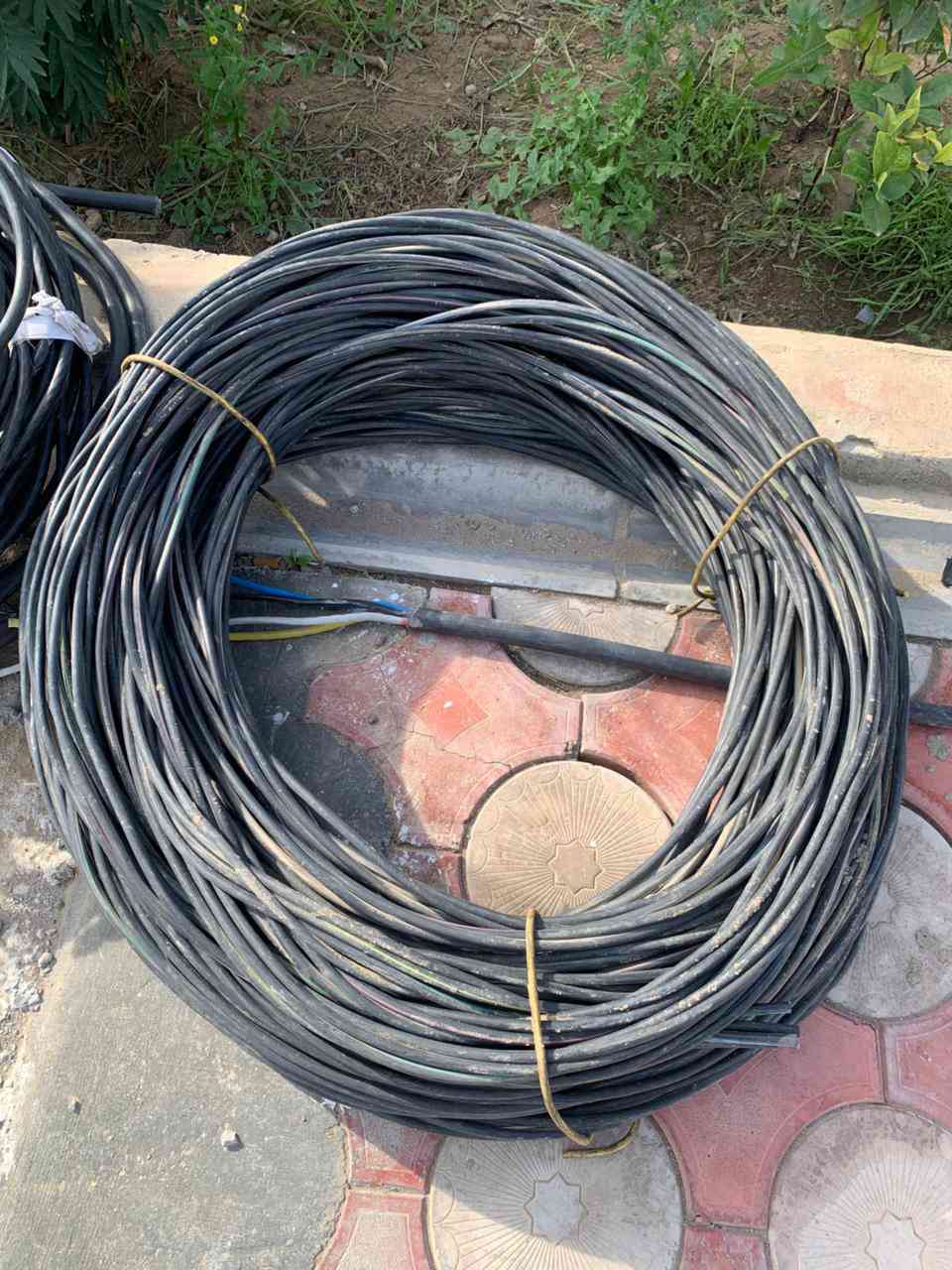 ضفيره ٤×٣٥ / ملم تركي الصنع استندر ٧٦ متر  استخدام شي قليل سعر المتر ٢٠٠٠ دينار
ديالى /المقداديه / الهارونيه 
*********** للتواصل
