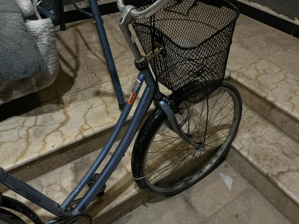 بناتي حجم 26 شوي تعبان السعر 45 وبي مجال العنوان الناصريه مركز للاستفسار ***********
