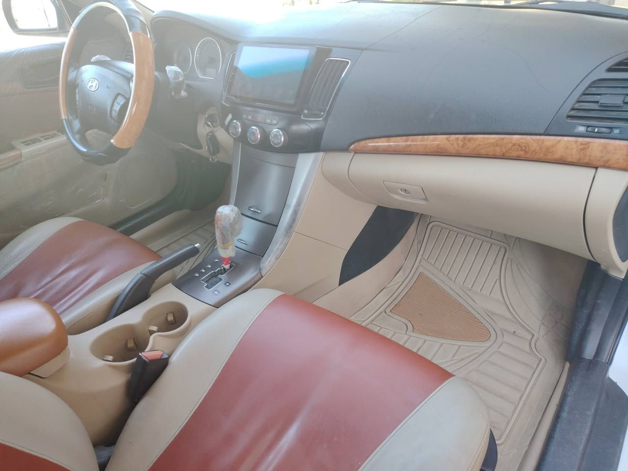 للبيع سوناتا موديل 2010 ورد خليجي بيها ٣ قطع أو نص بدون دواخل شرط محرك ٢٤٠٠ دوش رقم بغداد دولي الاستفسار على هذه الرقم *********** السونار مرفق ويه الصور
