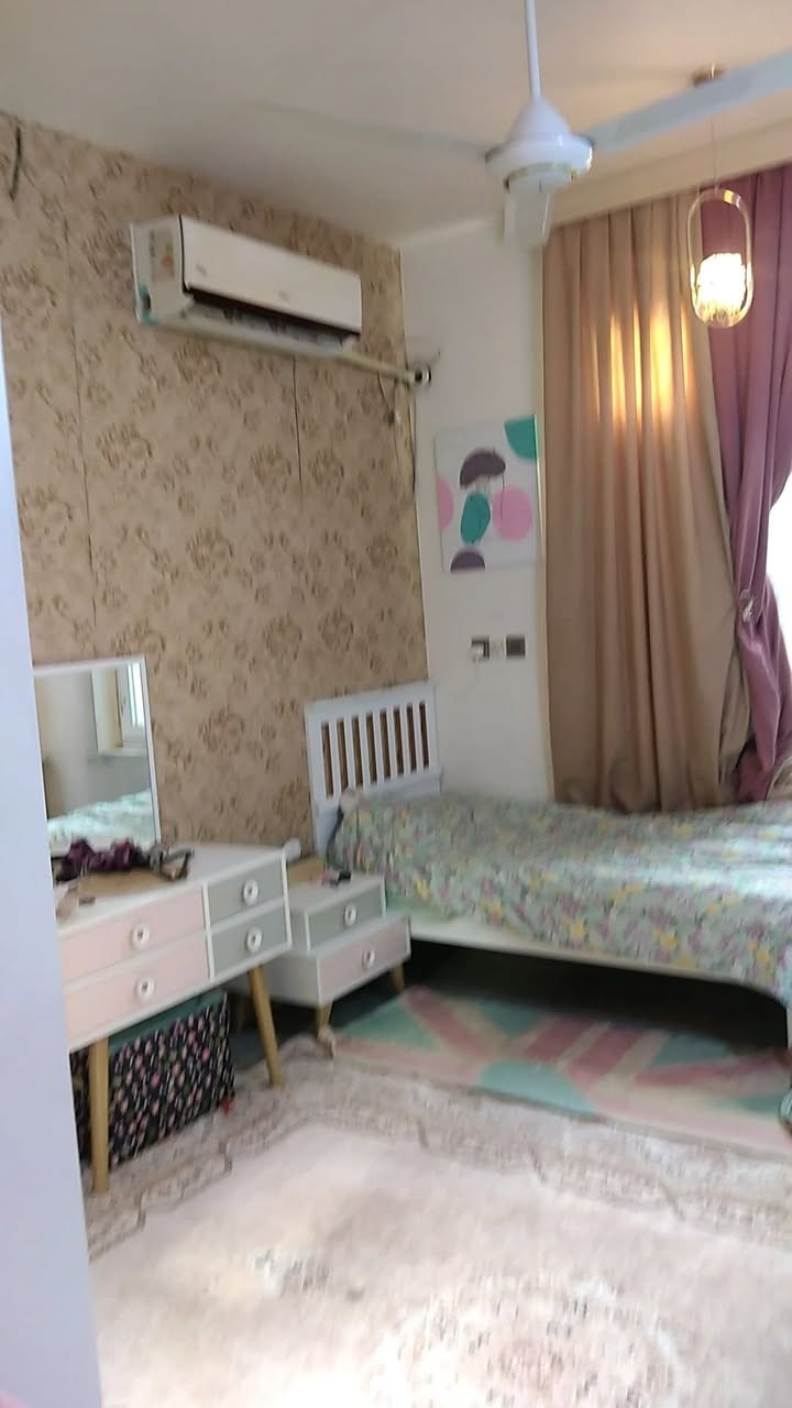 بيت للبيع في الامين الفلكة المشجرة قرب جامع الرسول 75م طابقين ونص واجه 4الاربع بناء حديث قرب قناة الخدمي شارع هادئ ***********
