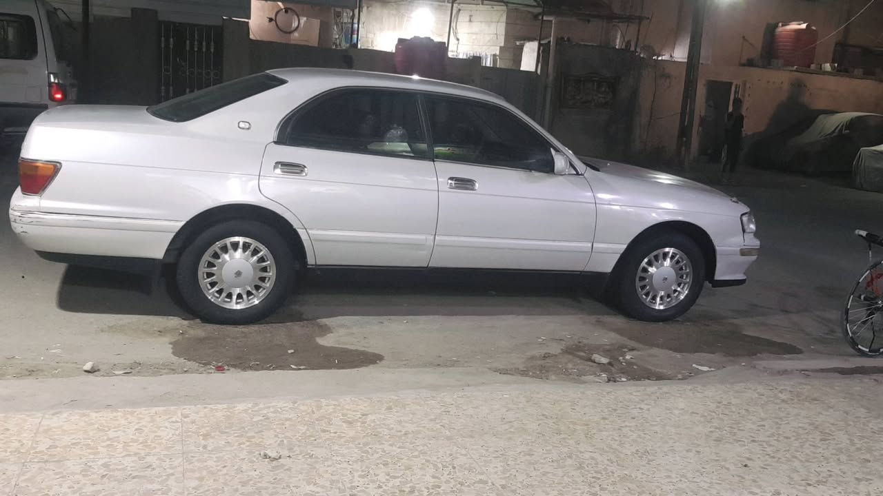 سلام عليكم مكلف بالنشر
سيارة مكفولة من الكصة ونقل جثة والعيب الشرعي  
رقمها انكليزي تنتهي سنويتها سنة 2031 بصرة داواخلها نظيفة حدادية تبريد شغال تخم تاير جديد
رقم صاحب السيارة ***********
