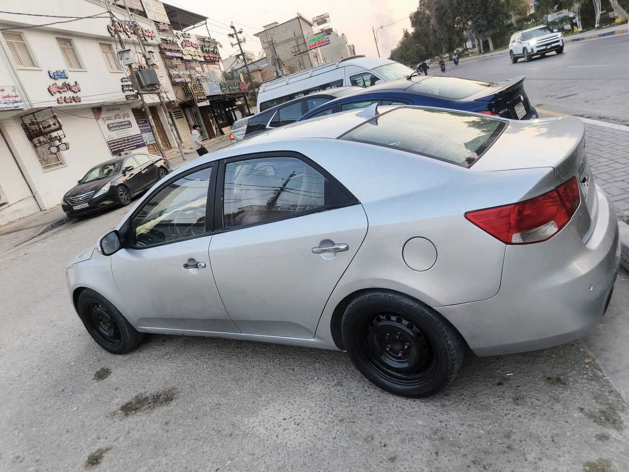 فورتي موديل 2010 فول مواصفات للاخير السياره جاهزه من كلشي محرك كير تبريد تخم تاير مابيه نقص جارده ومصبوغه جماليه بيه طختين بالجاملغات الخلفيه سعر 90 ورقه بيع او مراوس بكيا حمل مكان السياره كربلاء مركز المدينه الاستفسار ***********
