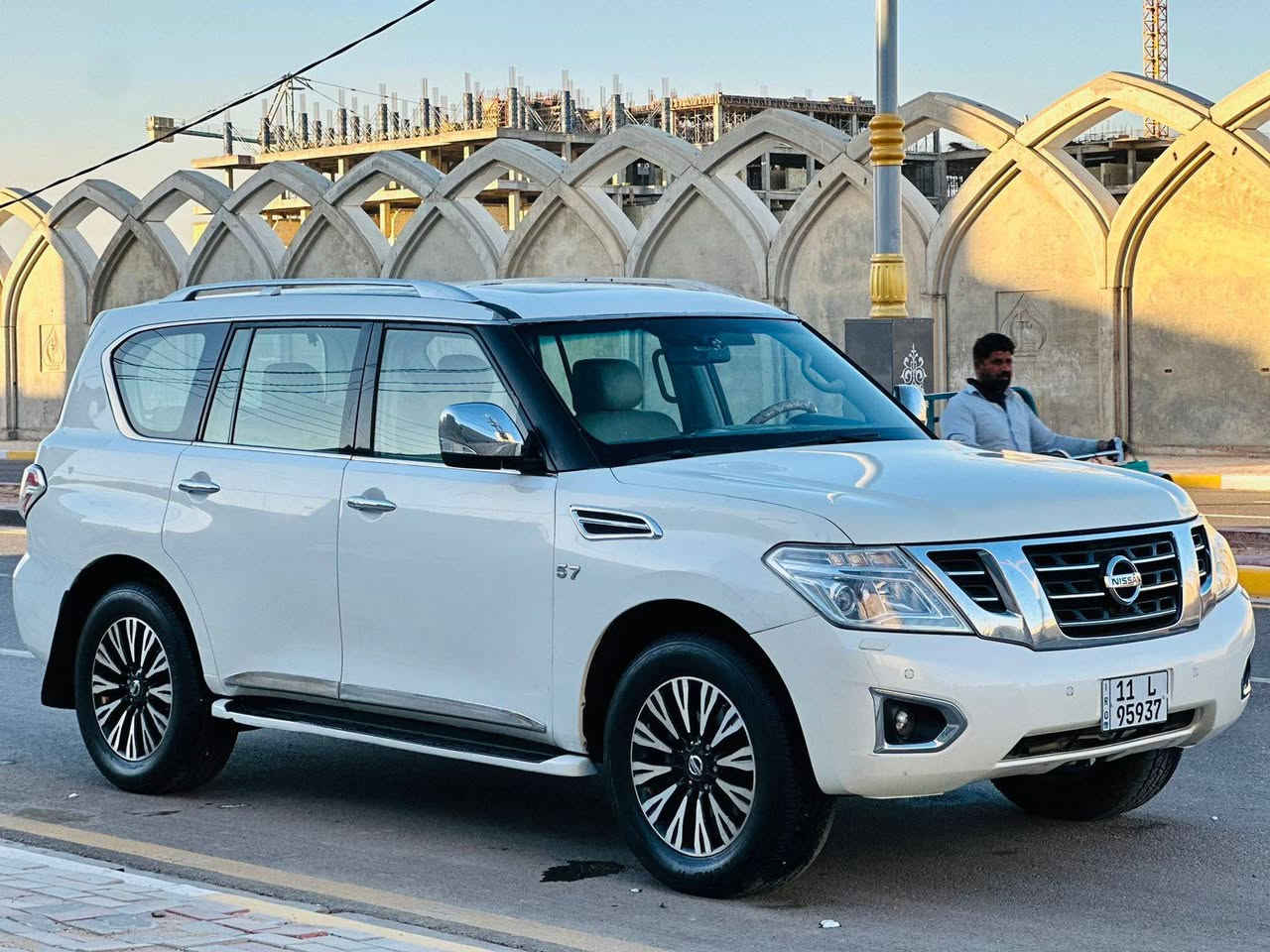 سلام عليكم نيسان بترول موديل 2010 خليجي فول موصفات السعر 172 وبي مجال جمالغ صبغ فقط والباقي مكفول  مكينه 8 سلندر 5600 سبعه راكب 3 قطع تبريد كشنات تدفئه تبريد فو ويل 4 وضعيات قياده زراق لايت كامره خلفيه واماميه داخل بيجي جلد ستيرن كهرباء صندوك كهربائي فتحه سقف ثلاجه هوك سحب كشنات كهربائي حساسات امامي خلفي اشاير بلمري فول موصفات مكينه وكير كفاله تخم تاير جديد حداديه سنوبه لـ30 رقم بغداد دولي تحويل مباشر بسمي للستفسار ***********
