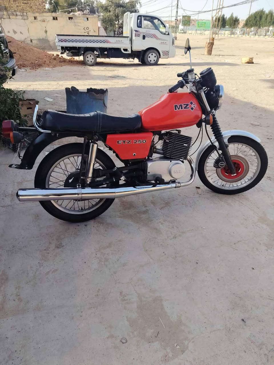 يا الله سلام عيني الجنايه ماطور البيع 88 ماطور بلادي جم شغله مولمانيه بيه لحيم صوب  واحد خشم مابين خفيف كلش سنويه بدون راعي ماطور بلادي داينمو ارميچه ماطور جاهز عله اخرر حبايه الف مذب مكاني نجف حي شرطه السعر 2700 وبيه مجال الشراي يخابريني وبيه خير ويدلل ***********
