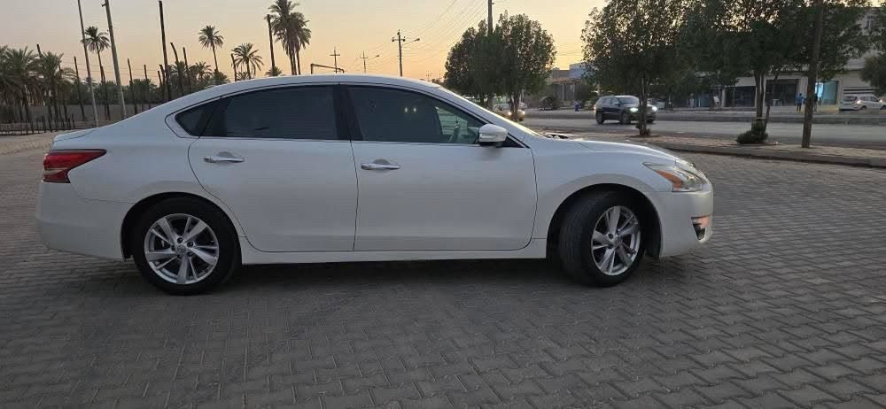 نيسان التيما 2015 
خليج
مابيهه مكفوله من دعاميه لل دعاميه 
رقم سنويه جديده 
ماشيه 160 الف  
كشنات   جلد شاشه كبيره  مواصفات SLعداًسلايت
عنوان ديالى خانقين السعر 142
***********
