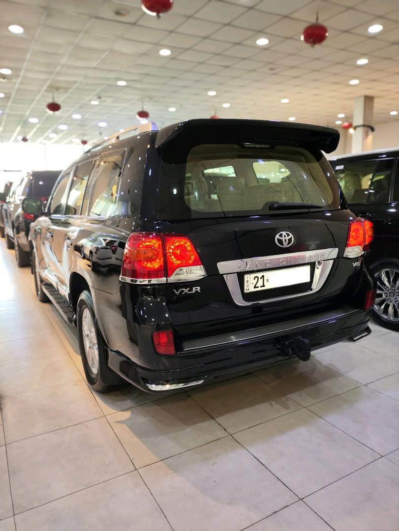 تويوتا لاند كروزر VXR موديل 2014، مواصفات لكزس 
محرك 8 سلندر 4,600

اعلى  فئة بلاندكروزر فول مواصفات

ثلاث قطعه سبغ بدون دواخل بشرط بونيد و جملغ وباب 

 كير ومكينة بشرط مامفتوح 
كهربائيات و صدر بشرط 
ماشیە 114 الف کیلو  
رقم وسنوية جديد حتی 2030 
 
سعر بيع 363 ورقه مجال كلش بصيط
 
مكان السيارة السليمانية
*********** السليمانية, العراق
