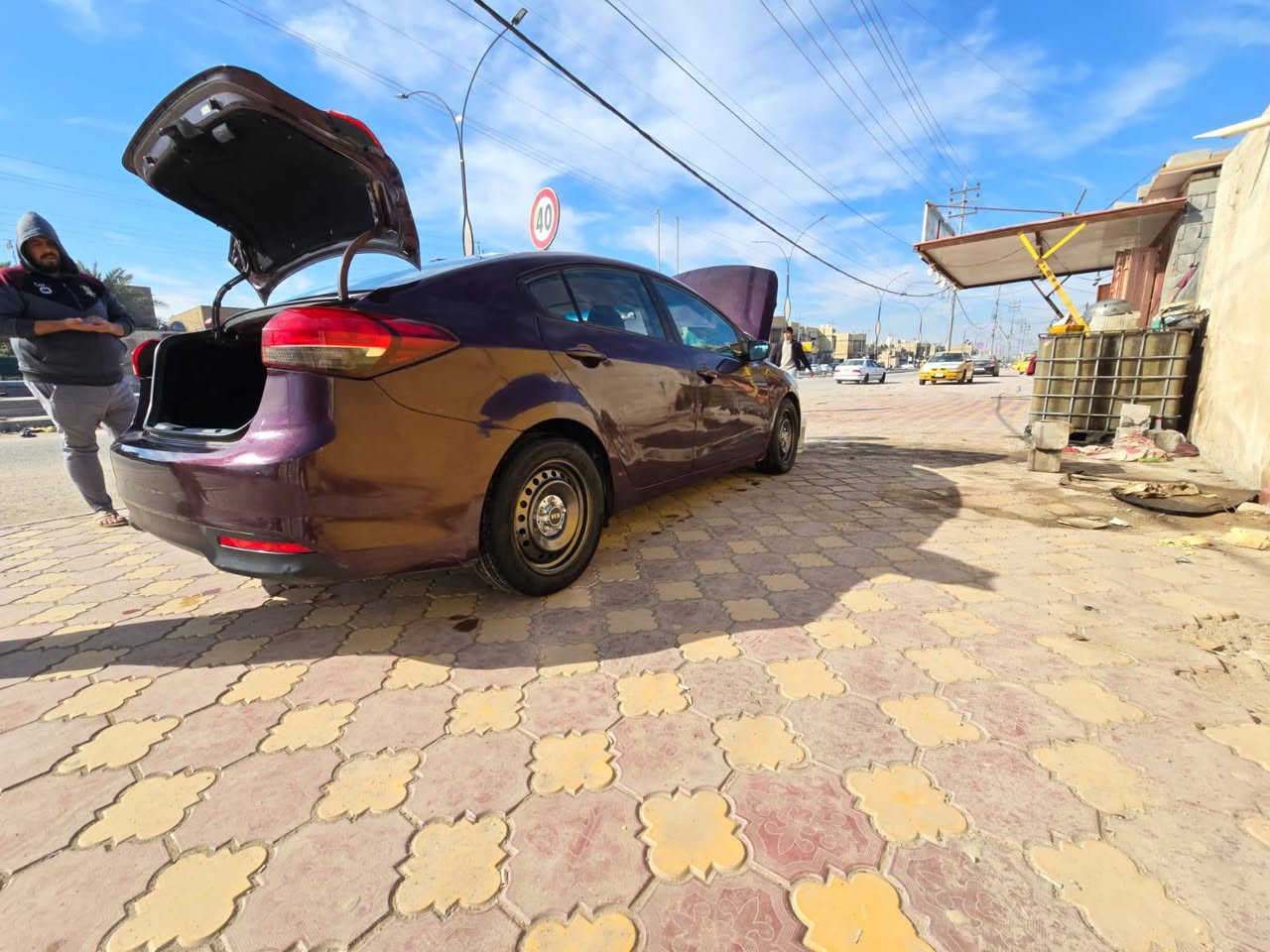 كيا فورتي موديل 2018  رقم ذي قار تحويل 
حادث الوارد مقدمه البنيد فقط بدون دواخل بدون ايرباك بيها رشات صبغ  
جاهزة مكينه كير حداديه تبريد ثلج 
باتري جديد طخم تاير ماتصرف عليها شي
السعر 115$ بيها مجال قليل
***********
