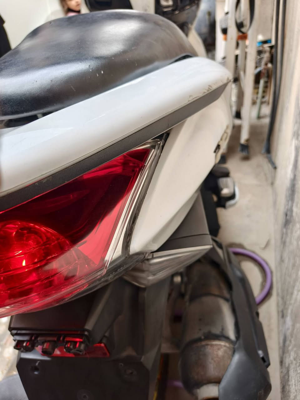 السلام عليكم بي سي اكس جيل الاول نضافه حلوة كلشي شغال بيها مابيها اي نقص عدادات شغاله و حساس مال ازدحام كله شغال ستان كهربائي عنوان بغداد - الشعب الشراي يتصل ***********
