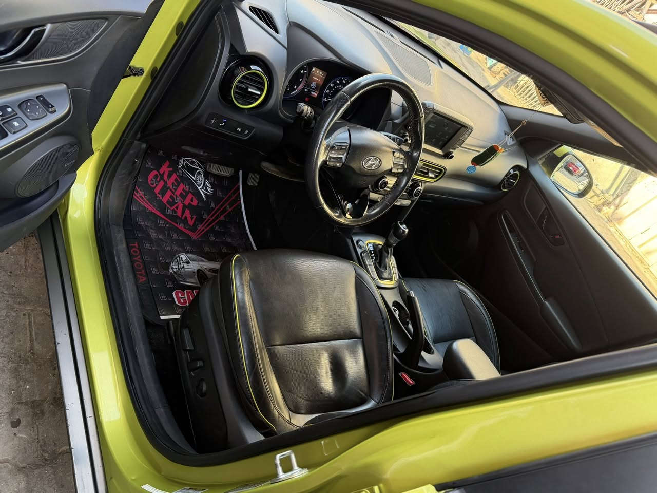 سياره كونه لون مميز ٢٠١٩ حادثه بجم صور الحادث موجوده وبيها شكم قطعه صبغ تبين بلسونار
مكينه ١٦٠٠ تيربو فول. 
بصمه 
حساسات أماميه خلفيه 
راذارات 
كشنات جلد كهربائي 
تبريد قطعه وحده 
فتحه 
تحكم ستيرن جهتين 
أشاير بلمري وبعد بيها مواصفات 
وبيها شكم طخه كما موضح بلصور 
السعر ١٢٥$ وبيها مجال بسيط
العنوان بغداد السياره باسمي 
رقم تلفون ***********
