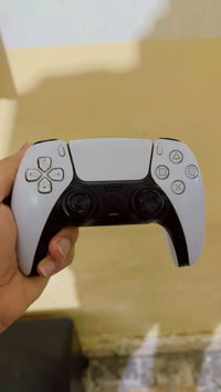 بسم الله الرحمان الرحيم  اللهم صلي على محمدً والي محمد  بلي 5 غير مصلح...