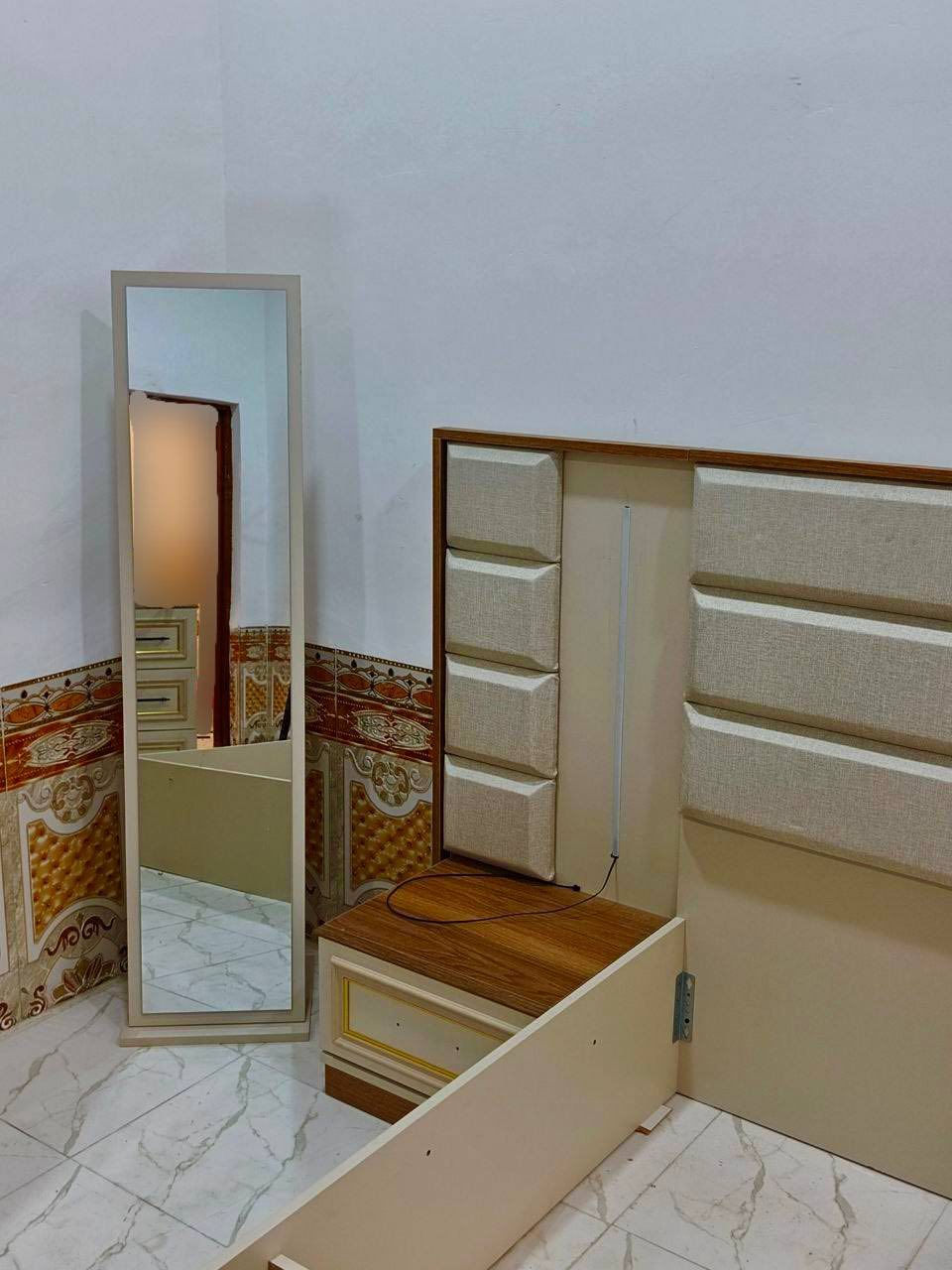 السلام عليكم
اجاك العيد وتريد تغير ديكور غرفتك وغرفتك تركيه أو عراقيه ماعليك بس تتواصل ويانه والحل يمنا فتح ونقل وشد وتصليح 
واسعارنا مناسبه للإستفسار 📞***********
