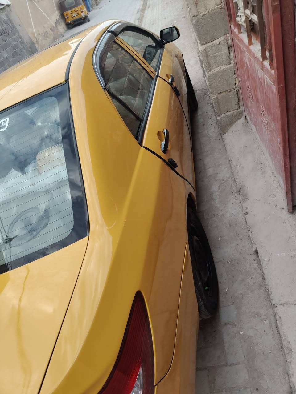 السلام عليكم بي وادي إف فري موديل 2011 سياره جاهزه مكينه كير كورلاء نحله تبريد ثلج تدفئه سياره بسمي مصفره 
سعر 52 اي استفسار اتصل *********** أو مراوس سياره عاليه بيه نقص عادي
