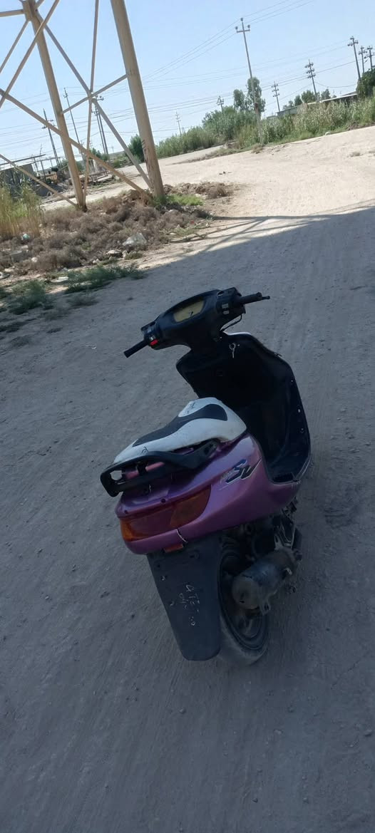 سلام عليكم فراشه للبيع مكينه مفتوحه نكره سلف عوزها بس دبلات اماميه فقط الدراجه ماتنسمع ترايك وين ماتريد السعر٢٥٠ قفل المكان الديوانية قضاء المهناويه للاستفسار ***********غير متواجد عله الانترنت
