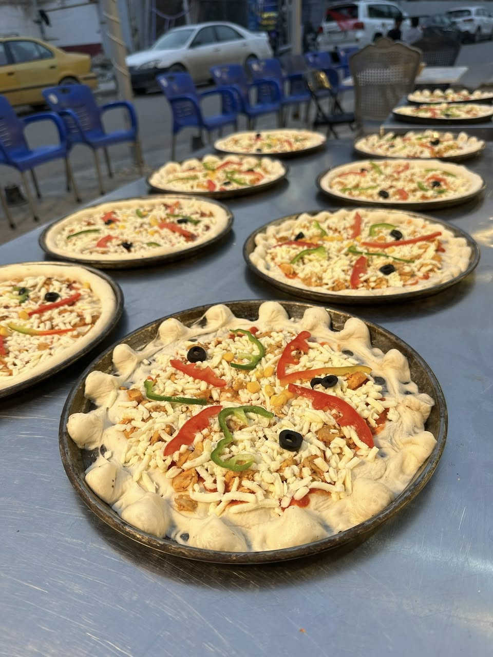 السلام عليكم خلفة بيتزا متفرغ للعمل
***********.
