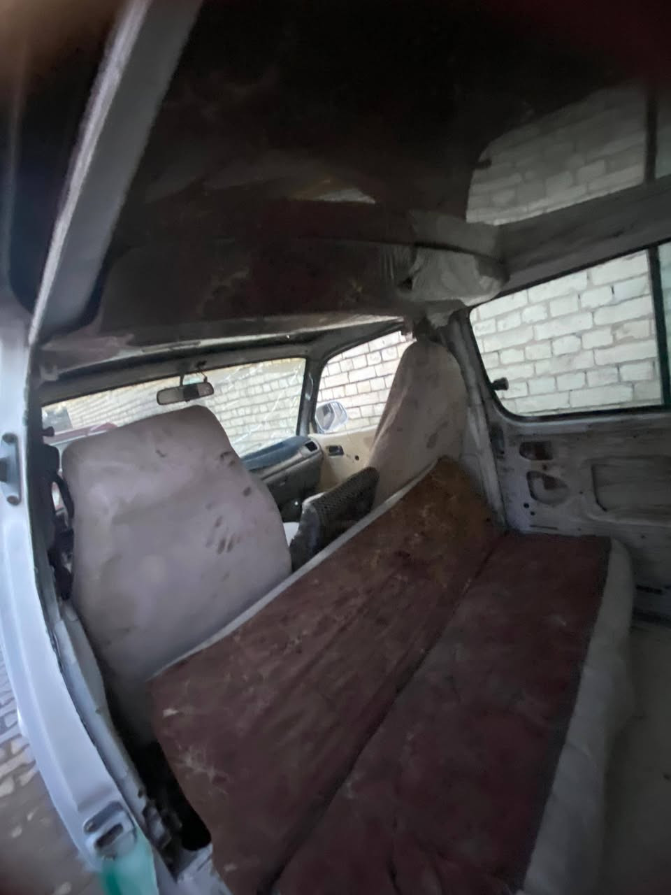 سلام عليكم هايسة للبيع موديل1996 سيارة خير من رب العالمين رقمهة نجف سياره'قمهة نجف ألماني سعر 16 وبيها مجال ***********
