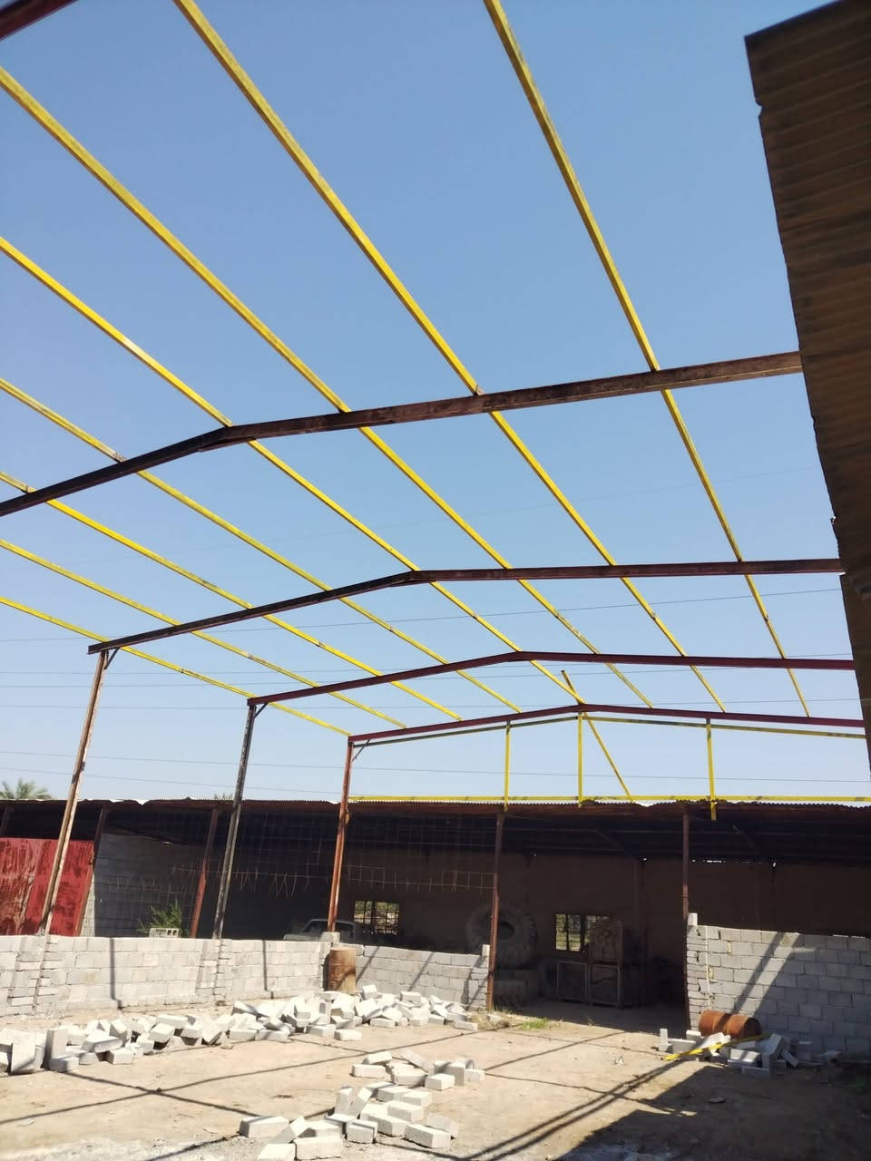 مستعدون لعمل كافه المصاعد بكل الاحجام وكافه انواع الجملونات والمسقفات باسعار مناسبه جدا ***********
