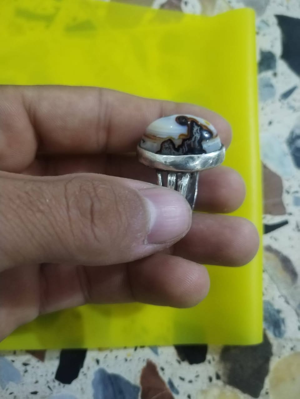 السلام عليكم عدي محابس ثنينهم ابيعهم سليماني وجزع قيم واخذ الي يريدهن يتواصل وياي خاص مكاني كربلاء حي العباس


**إذا كنت صاحب هذا الإعلان وتريد حذفه لأي سبب، رجاءا أرسل رسالة إلى الدعم الفني**